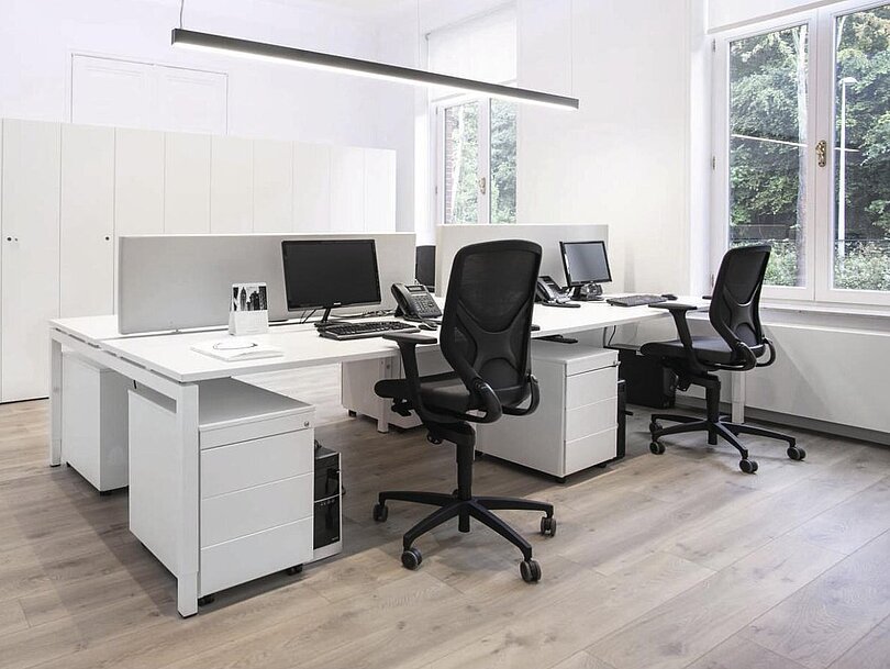 csm_IN-Swivel-Chair-Header-1_bd475846ac.jpg